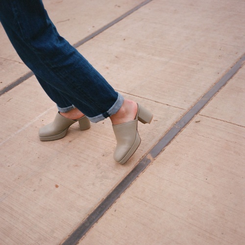 Gloria flats, pebble grey